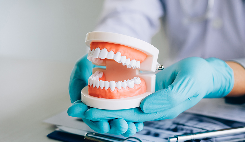 Why Dentures Are a Popular Choice for Tooth Replacement